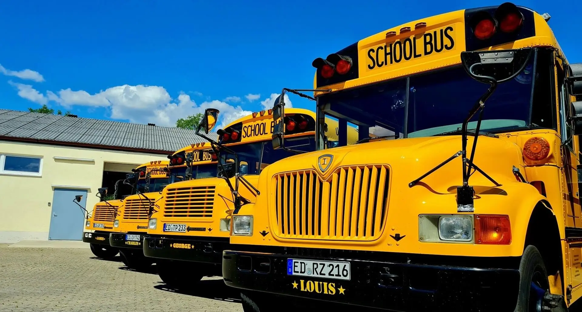 Partybus Mieten US Schoolbus Flotte München